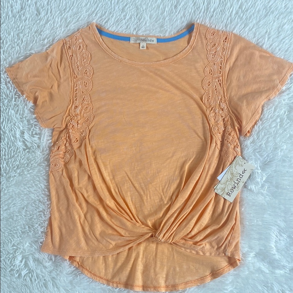 Rewind Peach Short Sleeve Knot Front Tee with Lace Trim